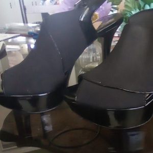 Stretchy Gianni Bini black heels Discounted shipping now!